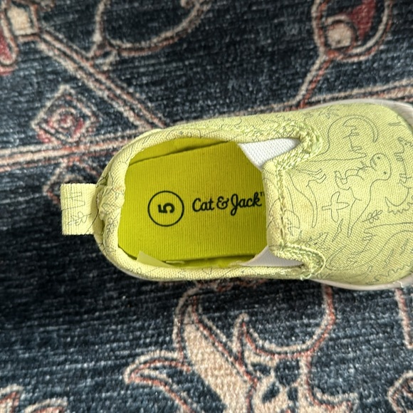 Cat and Jack Dino slip on shoes size 5 - Picture 2 of 4